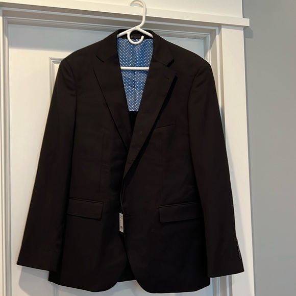 Alton Lane Men's Modern-Fit Mercantile Tailored Performance 2 Piece Suit - Picture 4 of 11